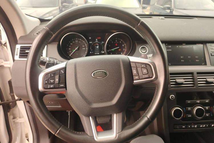 Used Land Rover Discovery Sport 2019 240 PS PURE Edition China VI Standard
