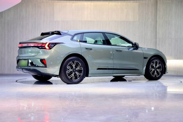 Used Zeekr 001 2024 WE Edition 100 kWh Rear-Drive
