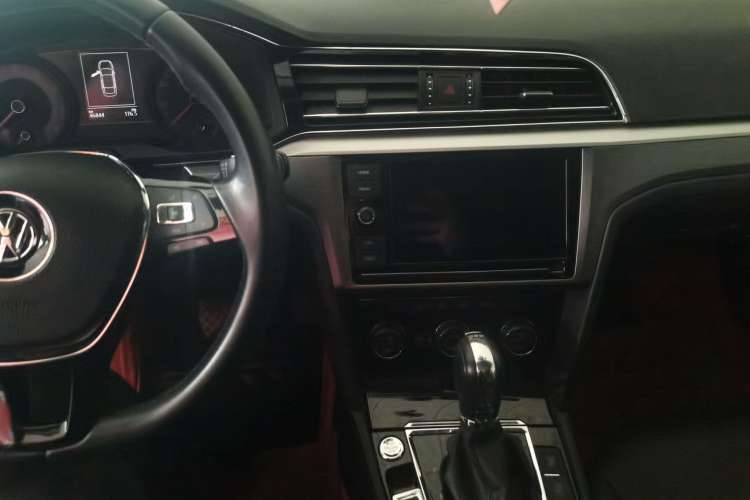 Used Volkswagen Lamando 2019 280TSI DSG Comfort Edition China VI standard
