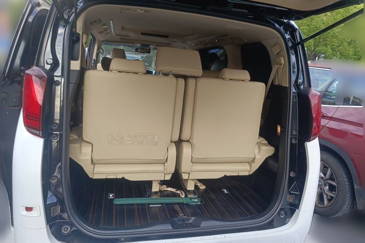 Used Toyota Alphard 2018 Revised Version 3.5L Premium Edition
