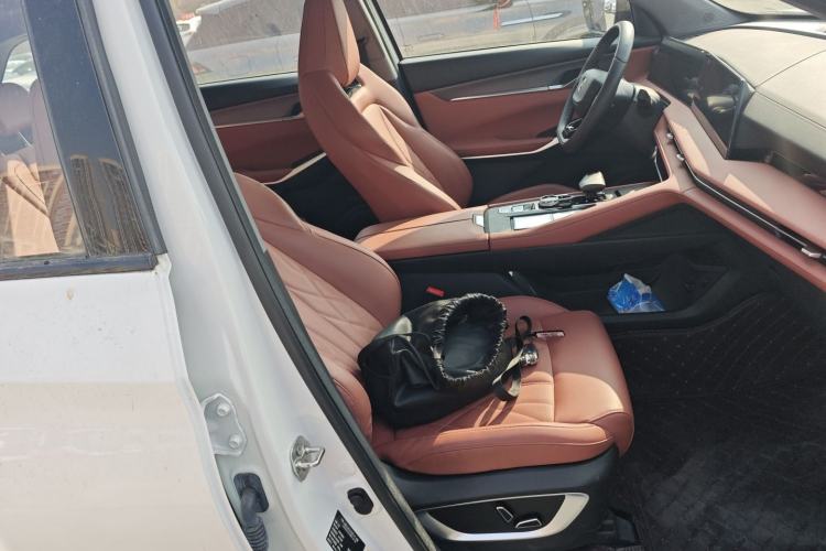 Used Changan CS75 PLUS 2024 3rd Generation Champion Edition 1.5T Intelligent Drive Dynamic Model
