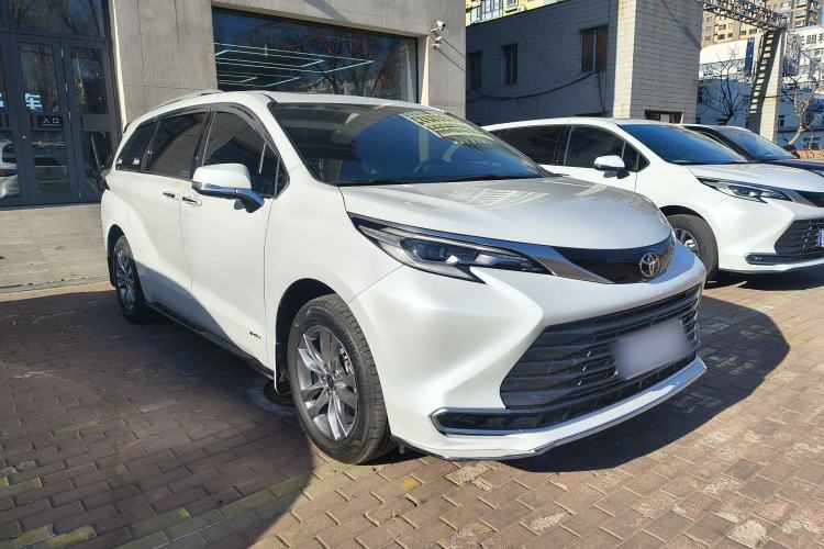 Used Toyota Sienna 2024 2.5L Hybrid Four-Wheel Drive Prestige Edition
