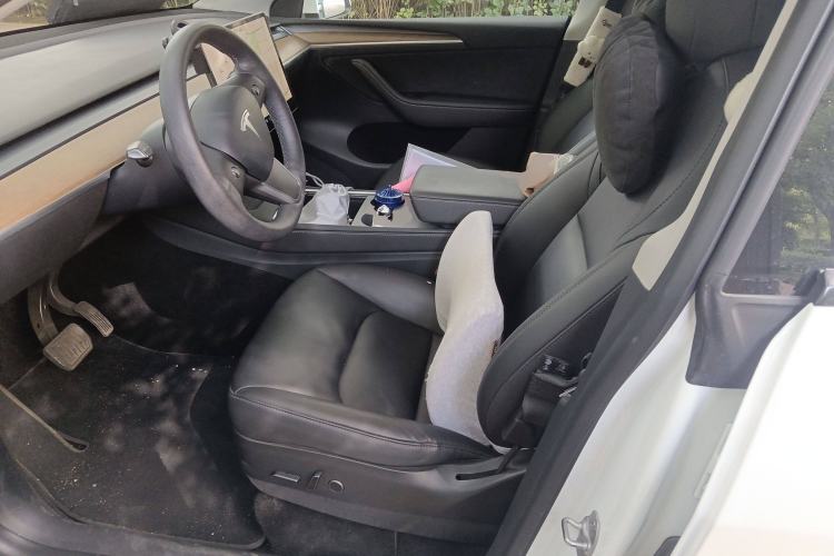 Used Tesla Model Y 2021 Long-Range All-Wheel-Drive Version
