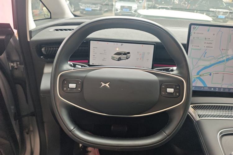 Used XPeng X9 2024 702 Ultra-Long Range Pro
