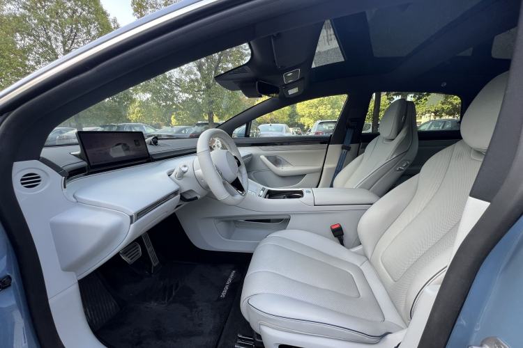 Used Hima Luxeed S7 2025 705 km Pro