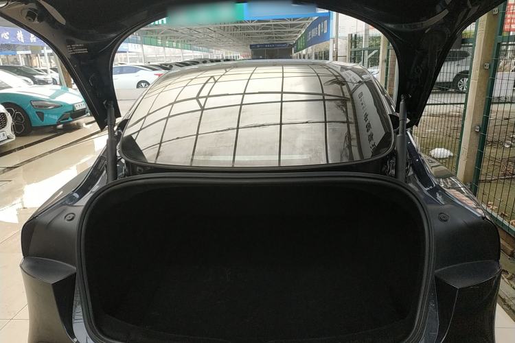 Used Tesla Model 3 2023 Rear-Wheel-Drive Version
