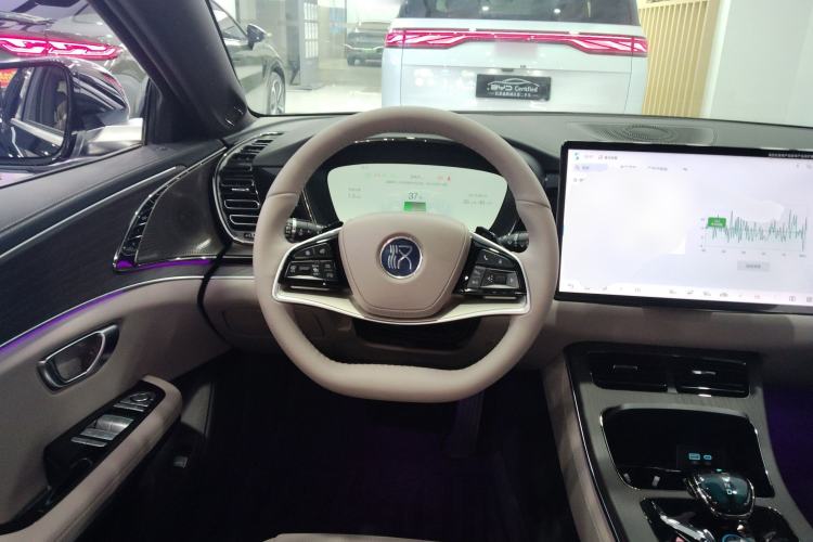 Used BYD Han 2025 EV with 701 km of Laser Radar-Enabled Intelligent Driving
