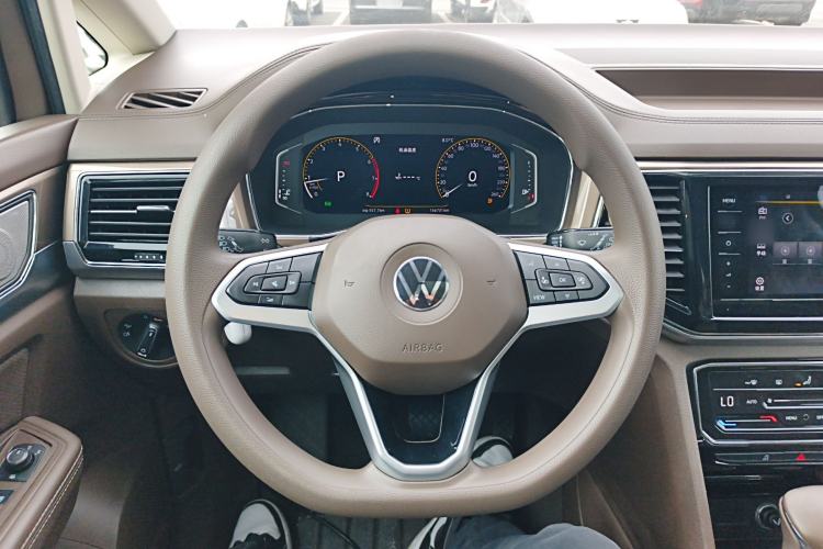 Used Volkswagen Viloran 2020 330TSI Business Edition
