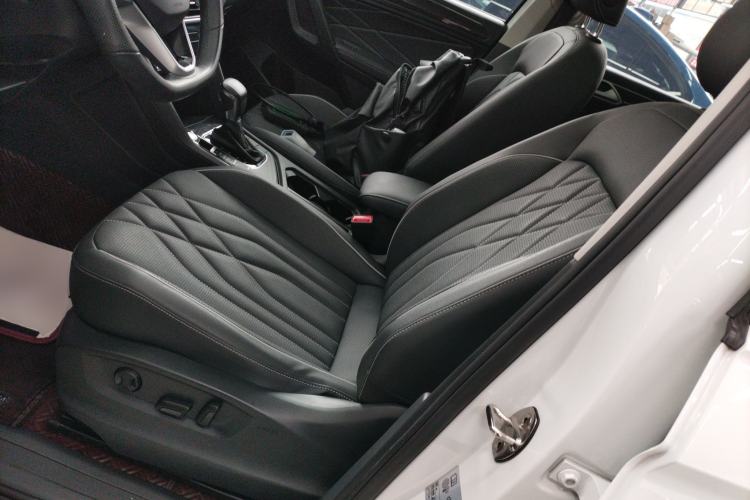 Used Volkswagen Tiguan L 2023 330TSI Automatic Two-Wheel Drive Smart Edition
