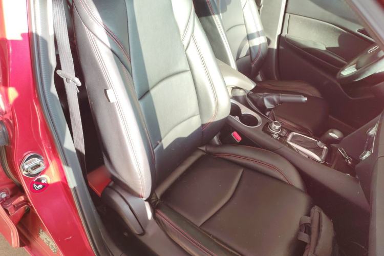 Used Mazda Mazda 3 Axela 2016 Hatchback 1.5L Automatic Luxury Model