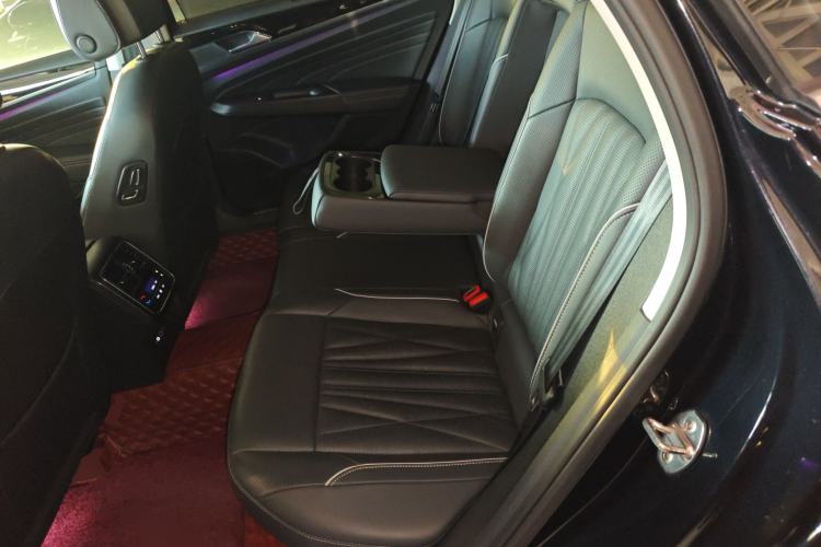 Used Volkswagen Passat 2023 330TSI Luxury Edition
