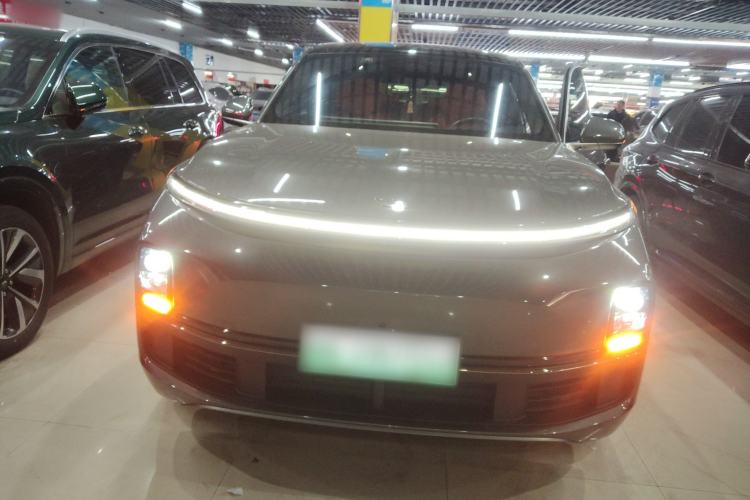 Used Li Auto L8 2023 Pro Model
