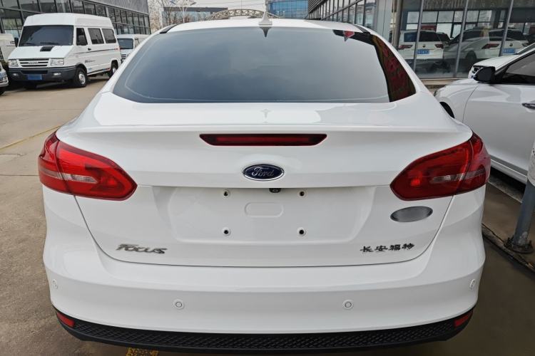 Used Ford Focus 2017 Sedan 1.6L Manual Fashion Edition Smart Drive Version
