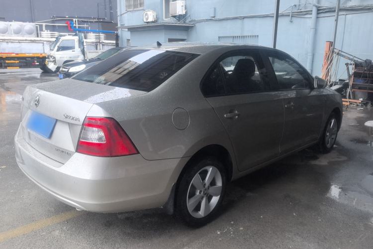 Used Skoda Rapid 2013 1.6L Automatic Smart Selection Model