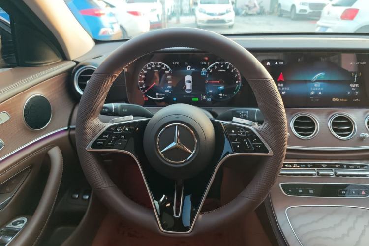 Used Mercedes-Benz E-Class New Energy 2022 Facelift E 350 e L Plug-in Hybrid Sedan
