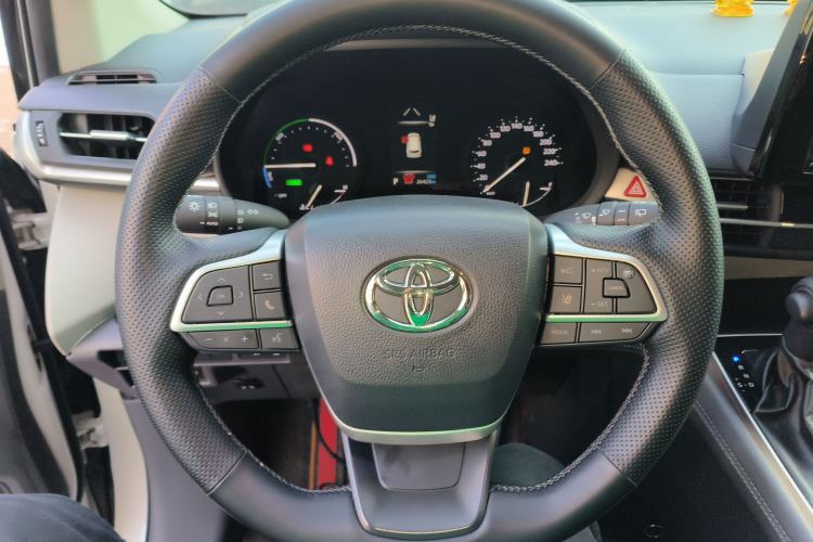 Used Toyota Sienna 2023 2.5L Hybrid Comfort Edition
