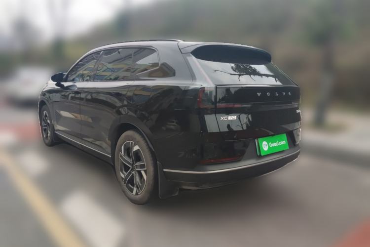 Used Volvo Volvo XC70 Plug-in Hybrid 2026 Model Two-Wheel Drive Long-Range Core
