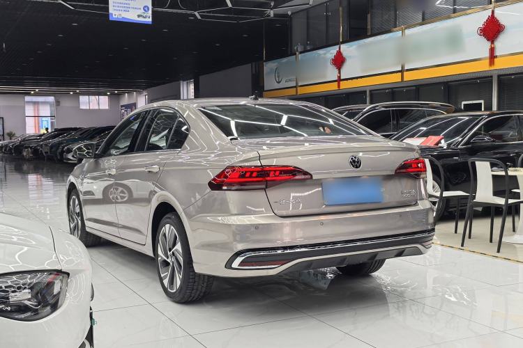 Used Volkswagen Bora 2023 300TSI DSG Prestige Edition
