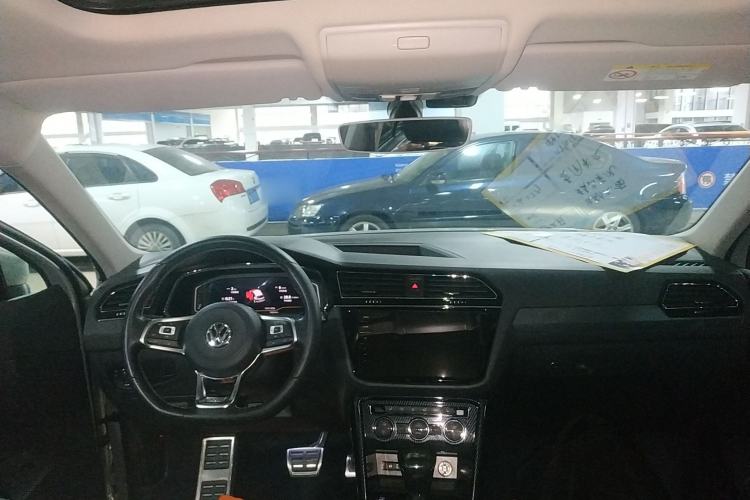 Used Volkswagen Tiguan L 2019 330TSI Automatic Two-Wheel Drive R-Line Flagship Model China VI Standard