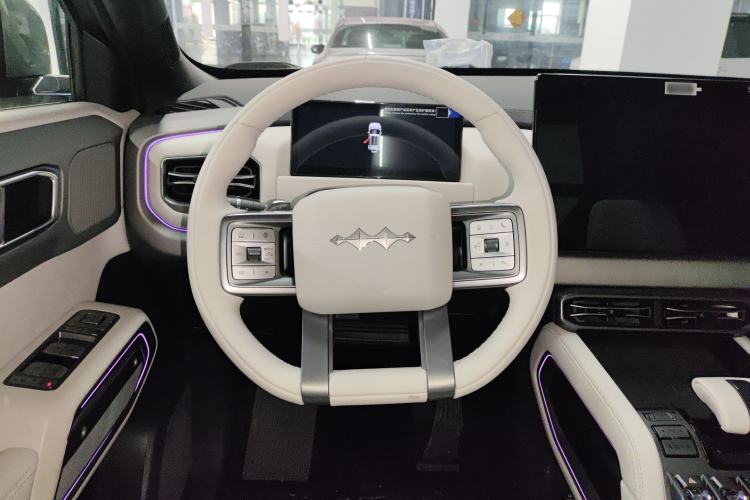 Used Formula Leopard Titanium 3 2025 501 km Range Rear-Wheel Drive Intelligent Driving Max Edition
