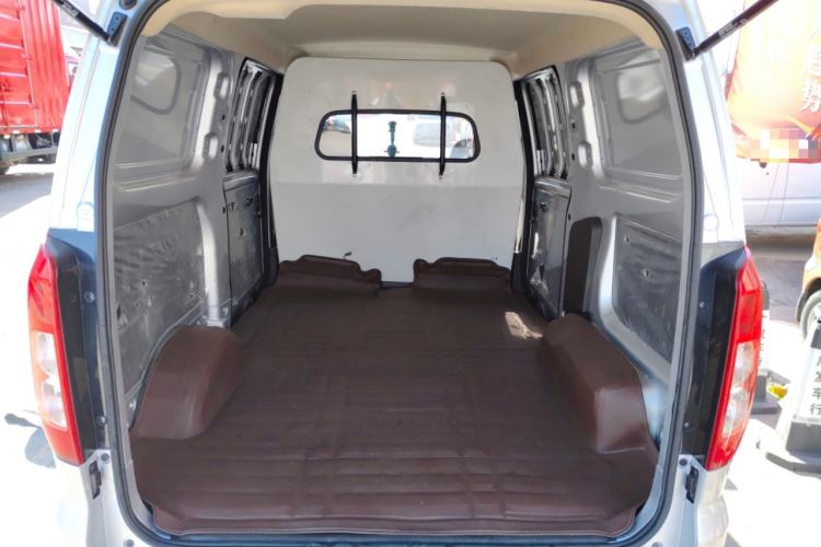 Used Wuling Hongguang V 2022 1.5L Jingqu Edition Enclosed-Window Vehicle with Electric Power Steering LAR