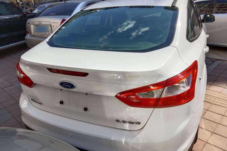 Used Ford Focus 2012 Sedan 1.6L Manual Fashion Edition
