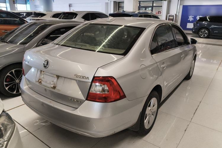 Used Skoda Rapid 2015 1.6L Manual Smart Selection Model
