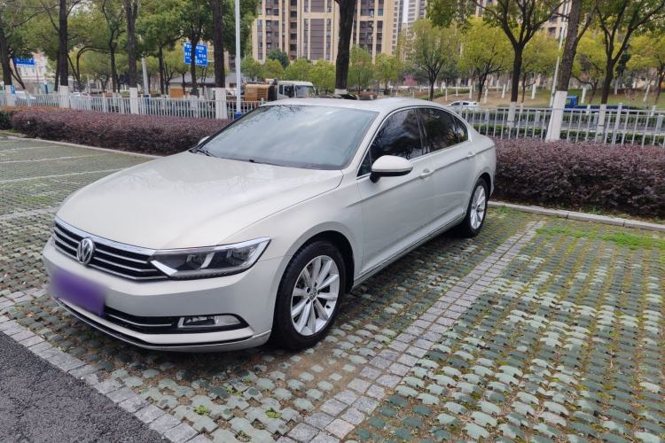 Used Volkswagen Magotan 2019 330TSI DSG Leading Model China VI Standard