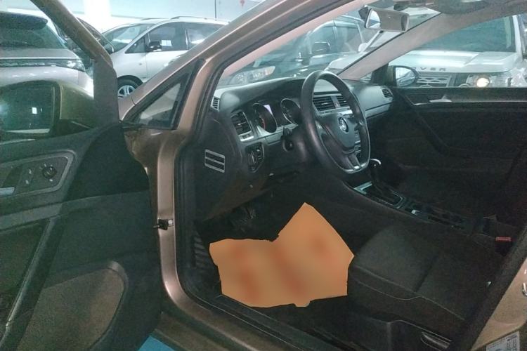 Used Volkswagen Golf 2016 1.6L Automatic Fashion Model
