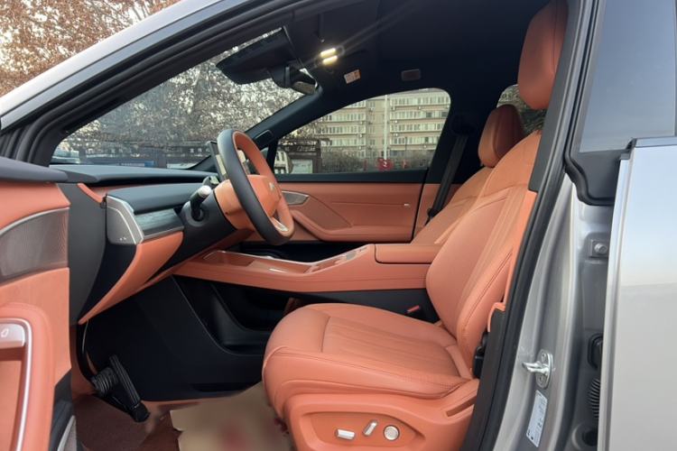 Used ONVO L60 2024 60 kWh Rear-Drive Version
