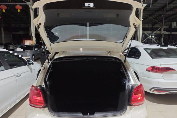 Used Volkswagen Polo 2016 1.4L Manual Fashion Model
