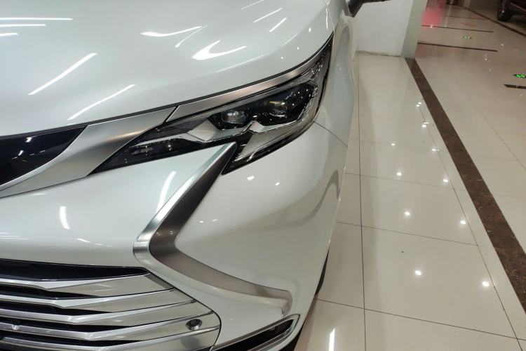 Used Toyota Sienna 2021 2.5L Hybrid Platinum Edition