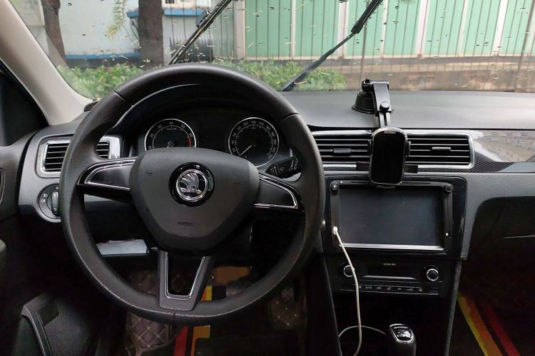 Used Skoda Rapid Spaceback 2016 Revised 1.6L Automatic Smart Drive Version
