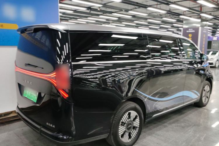 Used  LEVC L380 2024 100 kWh 6-Seater Two-Wheel Drive Air
