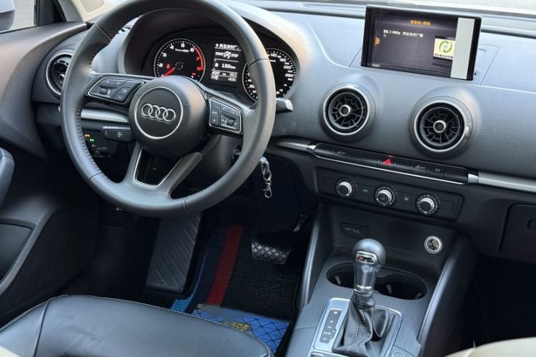 Used Audi A3 2020 Restyled Limousine 35 TFSI Ambition Version China VI
