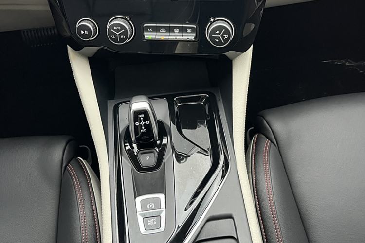 Used Lynk & Co 02 2019 1.5T DCT Two-Wheel Drive Zhaoban Version China VI Standard