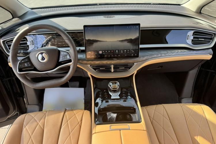 Used Denza D9 2024 DM-i 980 Four-Wheel Drive Prestige Model
