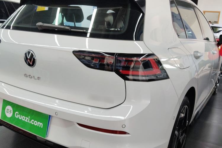 Used Volkswagen Golf 2025 300TSI R-Line
