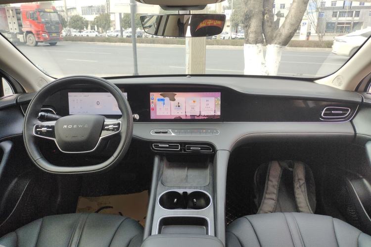 Used Roewe D7 2023 DMH 125km Superior Edition
