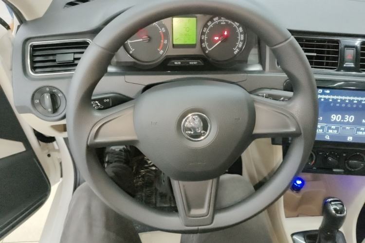 Used Skoda Rapid 2015 1.6L Automatic Smart Selection Model