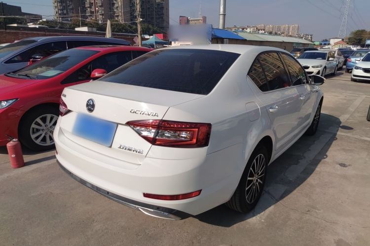 Used Skoda Octavia 2018 1.6L Automatic Luxury Edition
