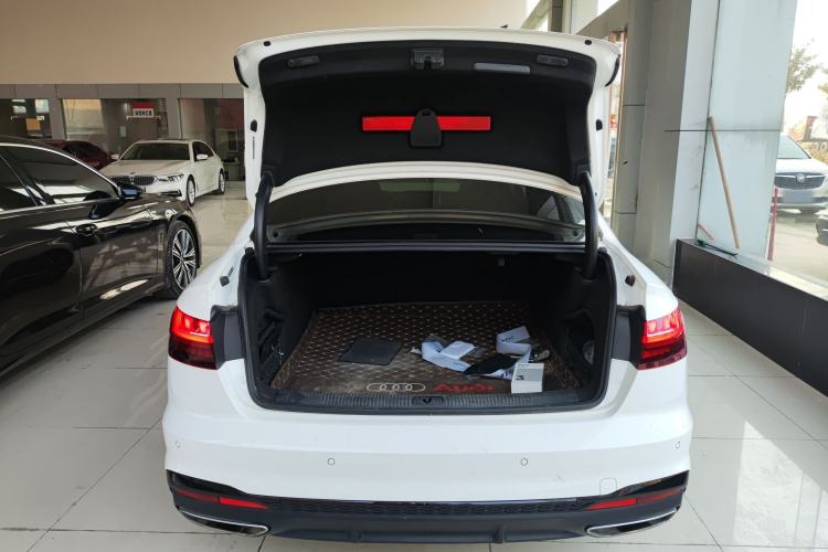 Used Audi A4L 2022 40 TFSI Luxury Dynamic Model