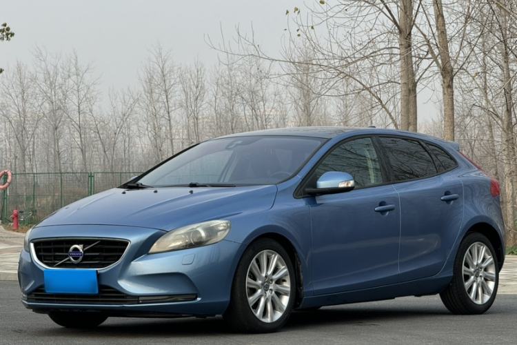 Used Volvo V40 2015 1.6T Zhiyi Edition