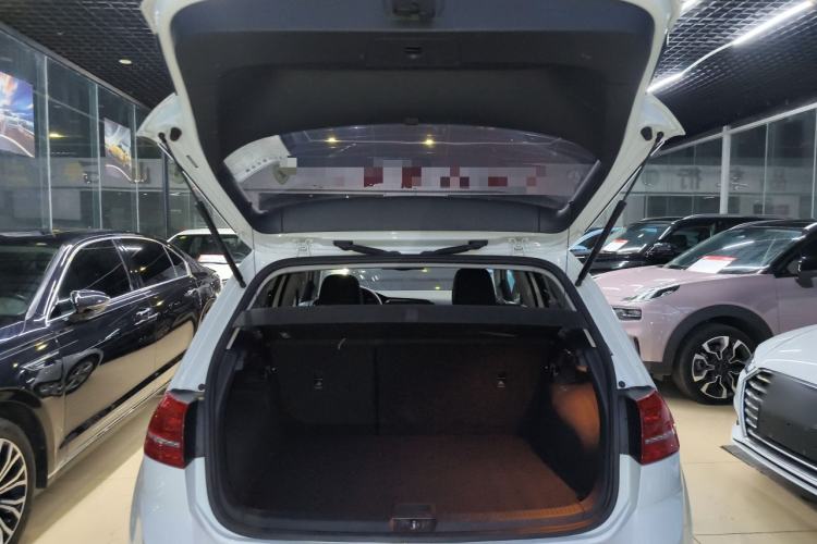 Used Volkswagen Golf 2016 230TSI Automatic Comfort Version
