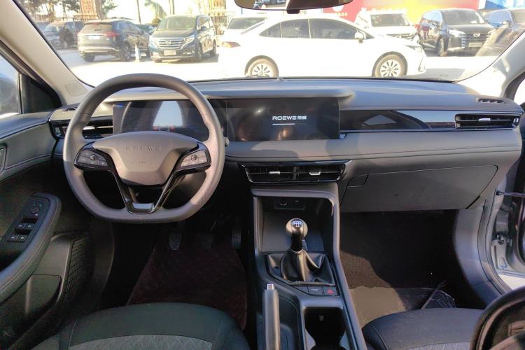 Used Roewe i5 2023 1.5L Manual Comfort Edition