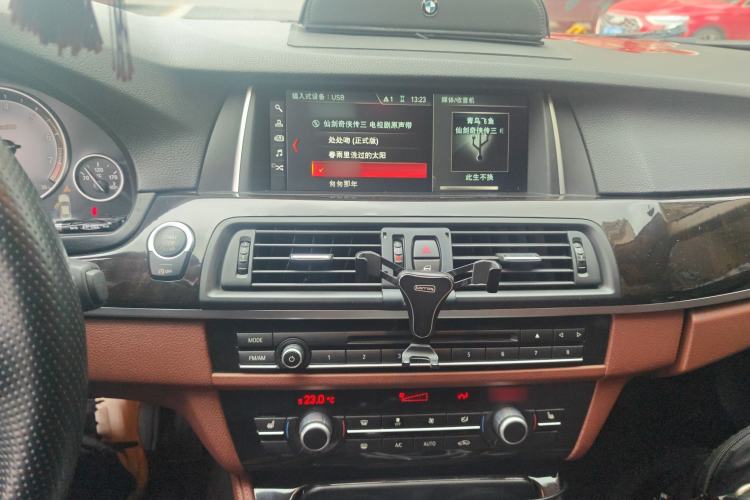 Used BMW 5 Series 2014 525Li Leading Model
