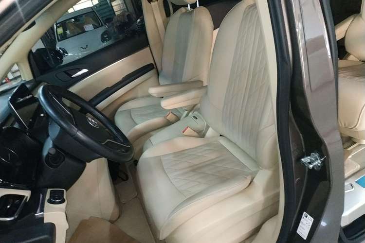 Used Buick GL8 2023 Land Executive Class 652T Luxury Model
