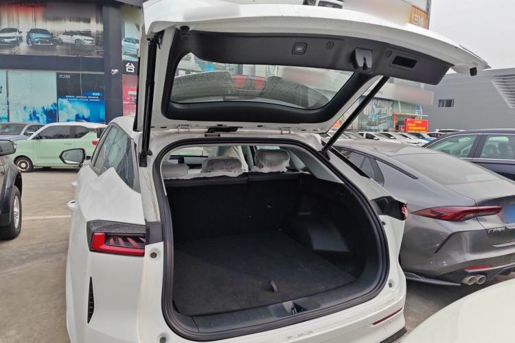 Used Changan UNI-Z New Energy 2024 Blue Whale Smart Electric iDD 125km Beyond Edition
