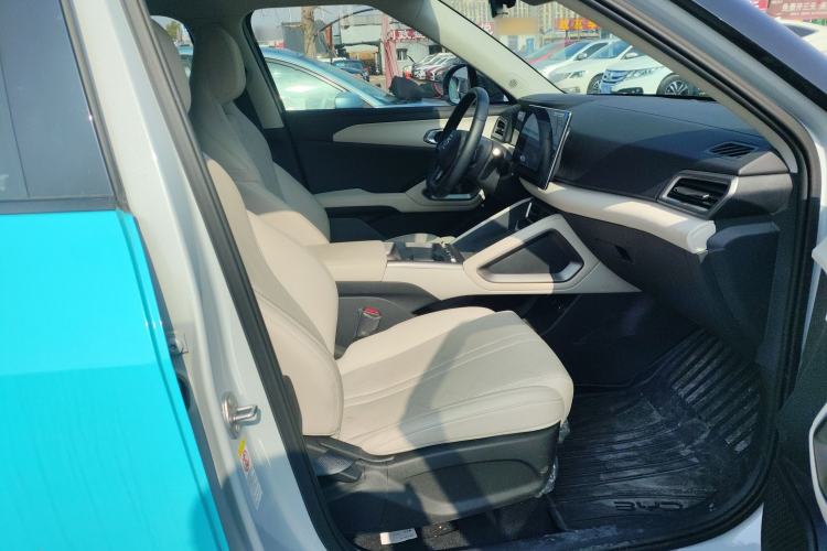 Used BYD Yuan UP 2025 Intelligent Driving Version 401 km Leading Edition