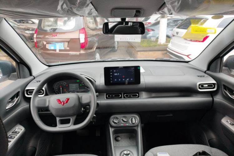 Used Wuling Hongguang New Energy 2025 Extended-Range Hybrid 50KM Comfort Version
